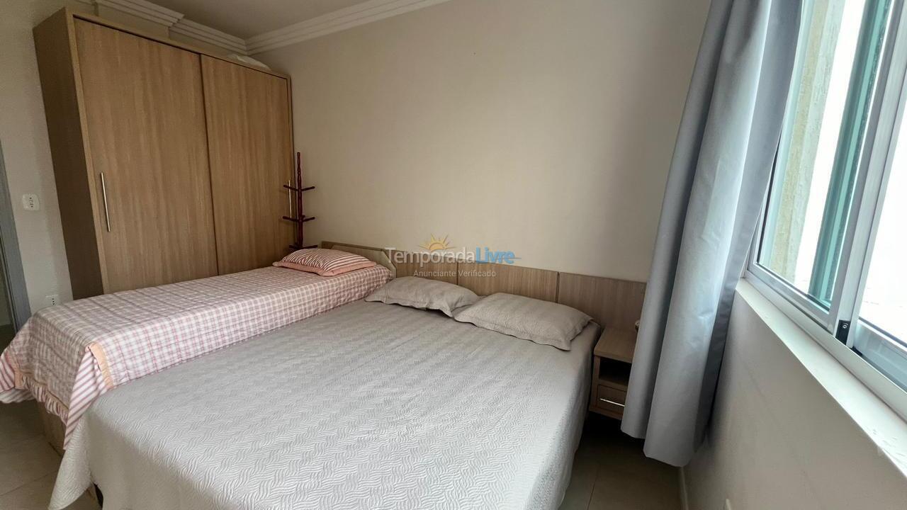 Apartamento para aluguel de temporada em Itapema (Meia Praia)
