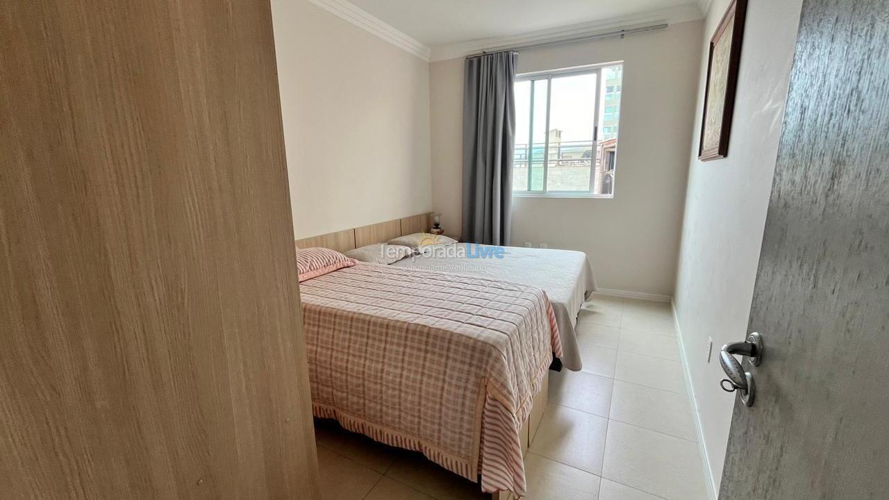 Apartamento para aluguel de temporada em Itapema (Meia Praia)
