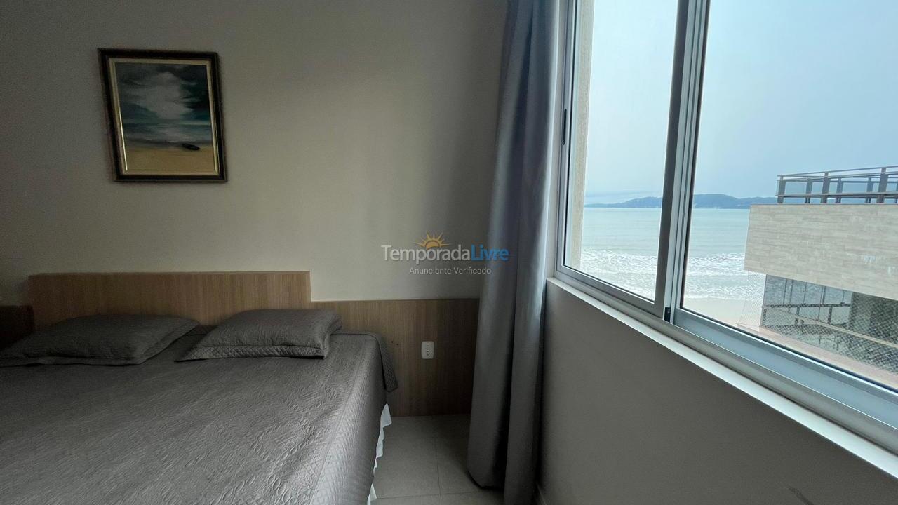 Apartamento para aluguel de temporada em Itapema (Meia Praia)