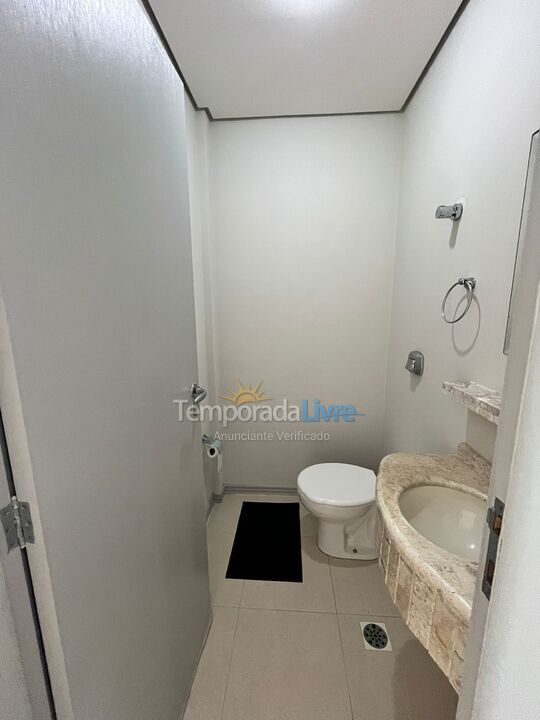 Apartamento para aluguel de temporada em Itapema (Meia Praia)
