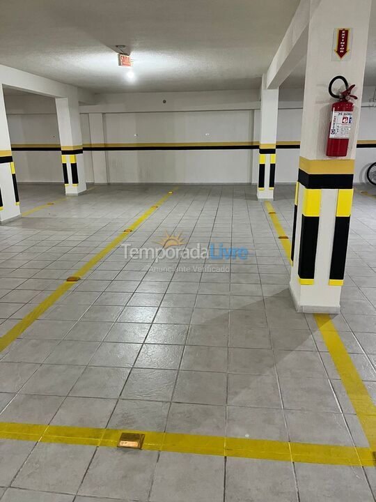 Apartamento para aluguel de temporada em Itapema (Meia Praia)