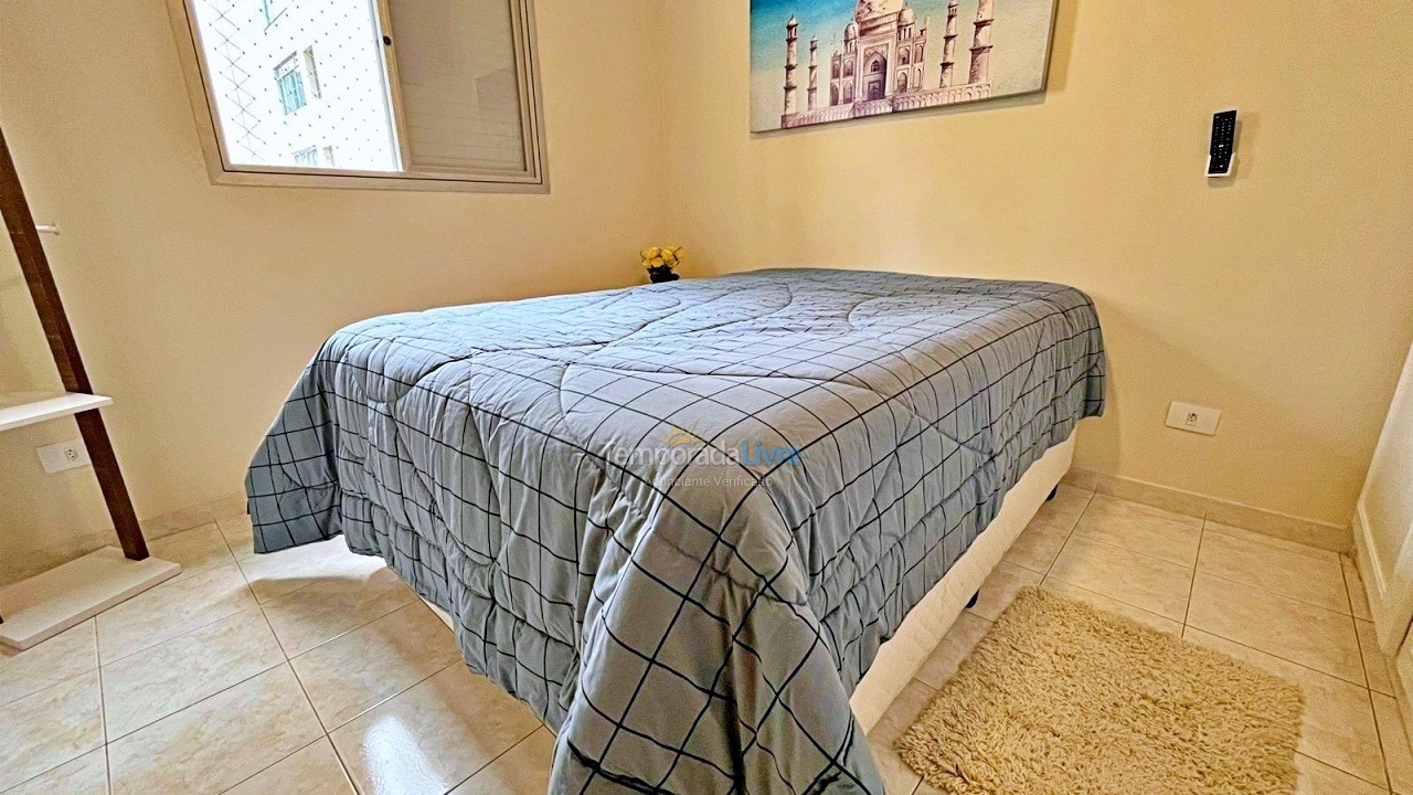 Apartamento para aluguel de temporada em Guarujá (Pitangueiras)