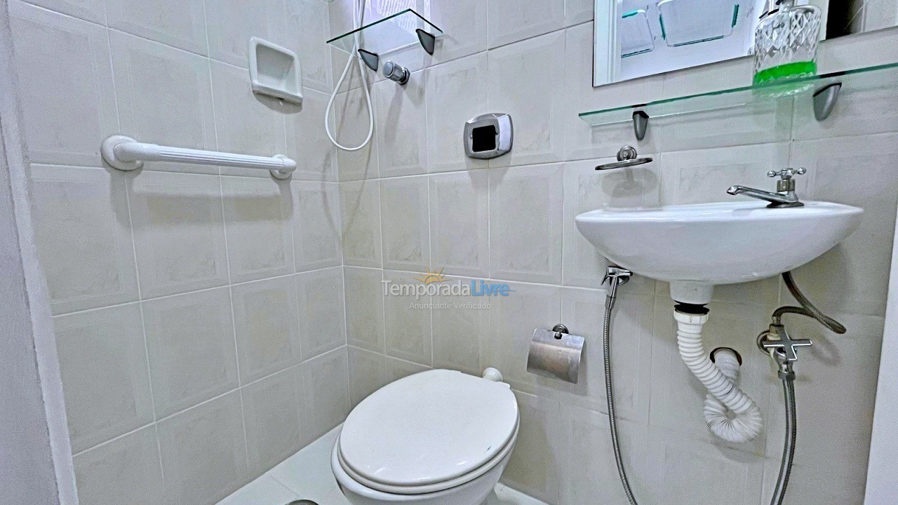 Apartamento para aluguel de temporada em Guarujá (Pitangueiras)