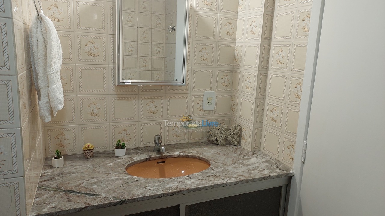 Apartamento para aluguel de temporada em Guarapari (Praia da Areia Preta)