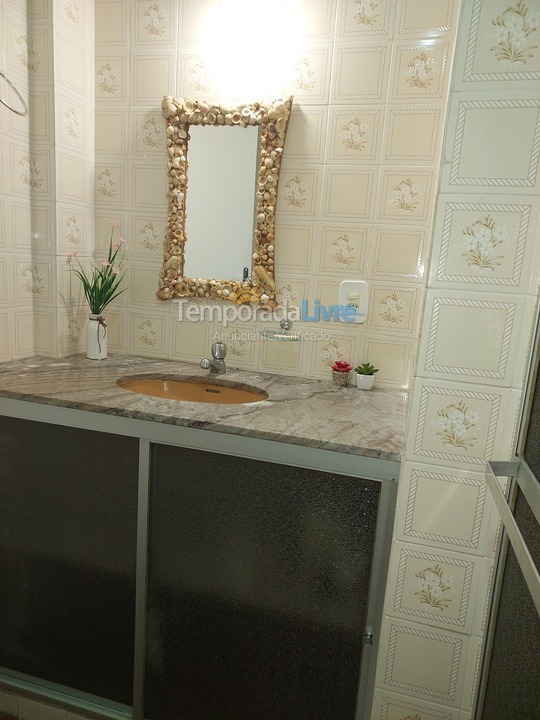 Apartamento para aluguel de temporada em Guarapari (Praia da Areia Preta)