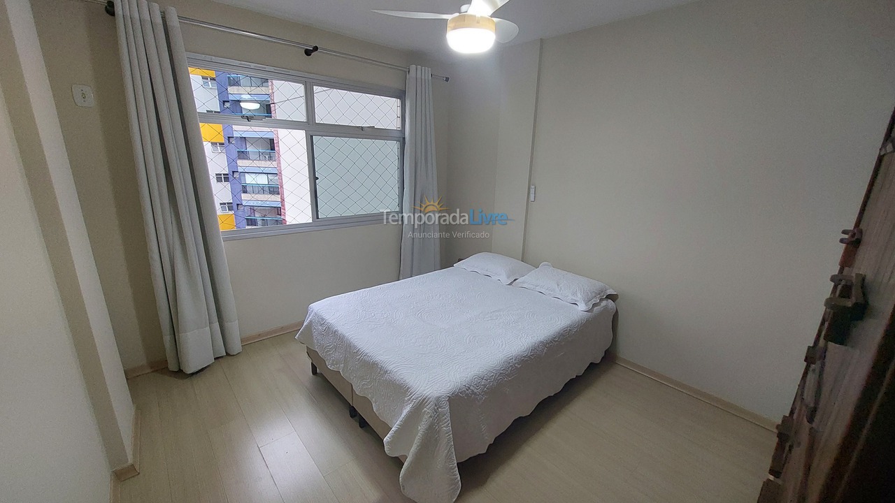 Apartamento para aluguel de temporada em Guarapari (Praia da Areia Preta)