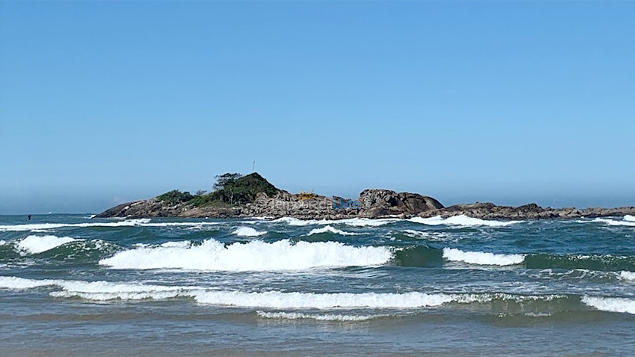 Apartamento para aluguel de temporada em Guarujá (Pitangueiras)