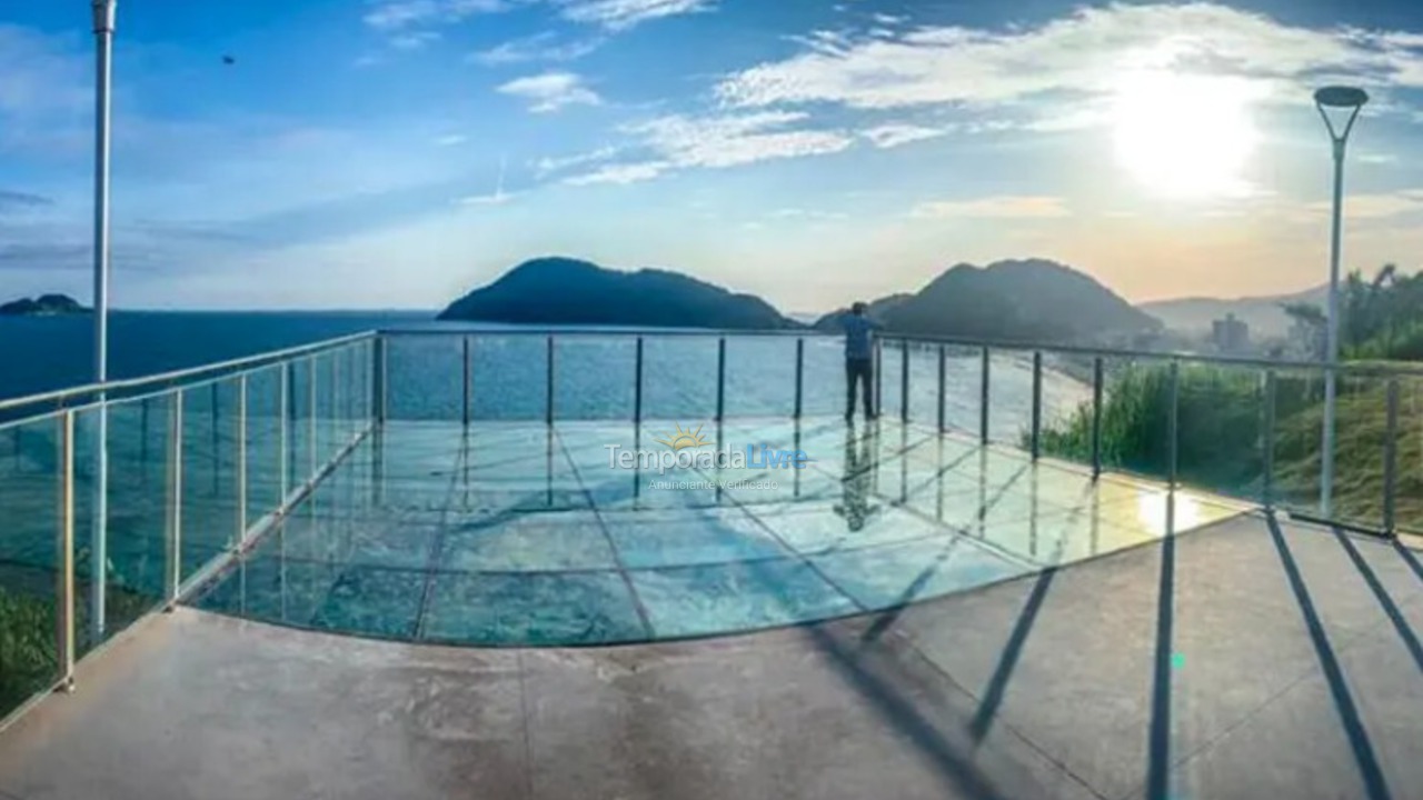 Apartamento para aluguel de temporada em Guarujá (Pitangueiras)