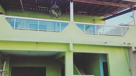 Casa de dois quartos há 12 minutos das melhores praias deCabo Frio.