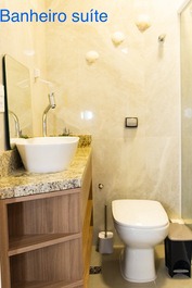 Apartamento reformado ubicado en Areia Cond. Ouro Preto y Sabará en el malecón