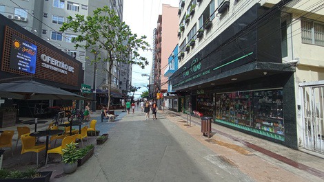 Apartamento casi en primera línea de mar (Calçadão da Praia) con garaje