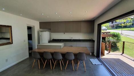 Casa para hasta 6 personas en el Barrio Panorámico de Garopaba/SC