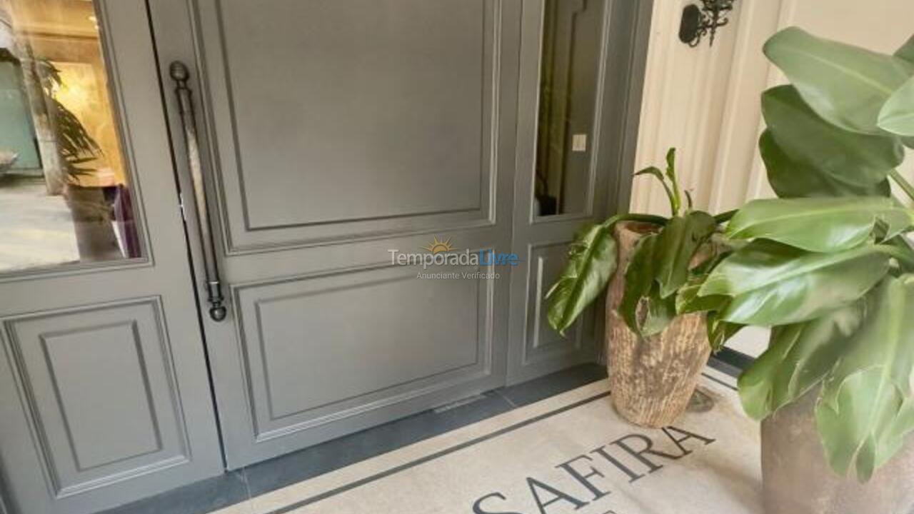 Casa para aluguel de temporada em Itapema (Meia Praia)