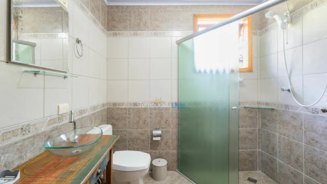 Casa para aluguel de temporada em Ubatuba (Praia de Itamambuca)