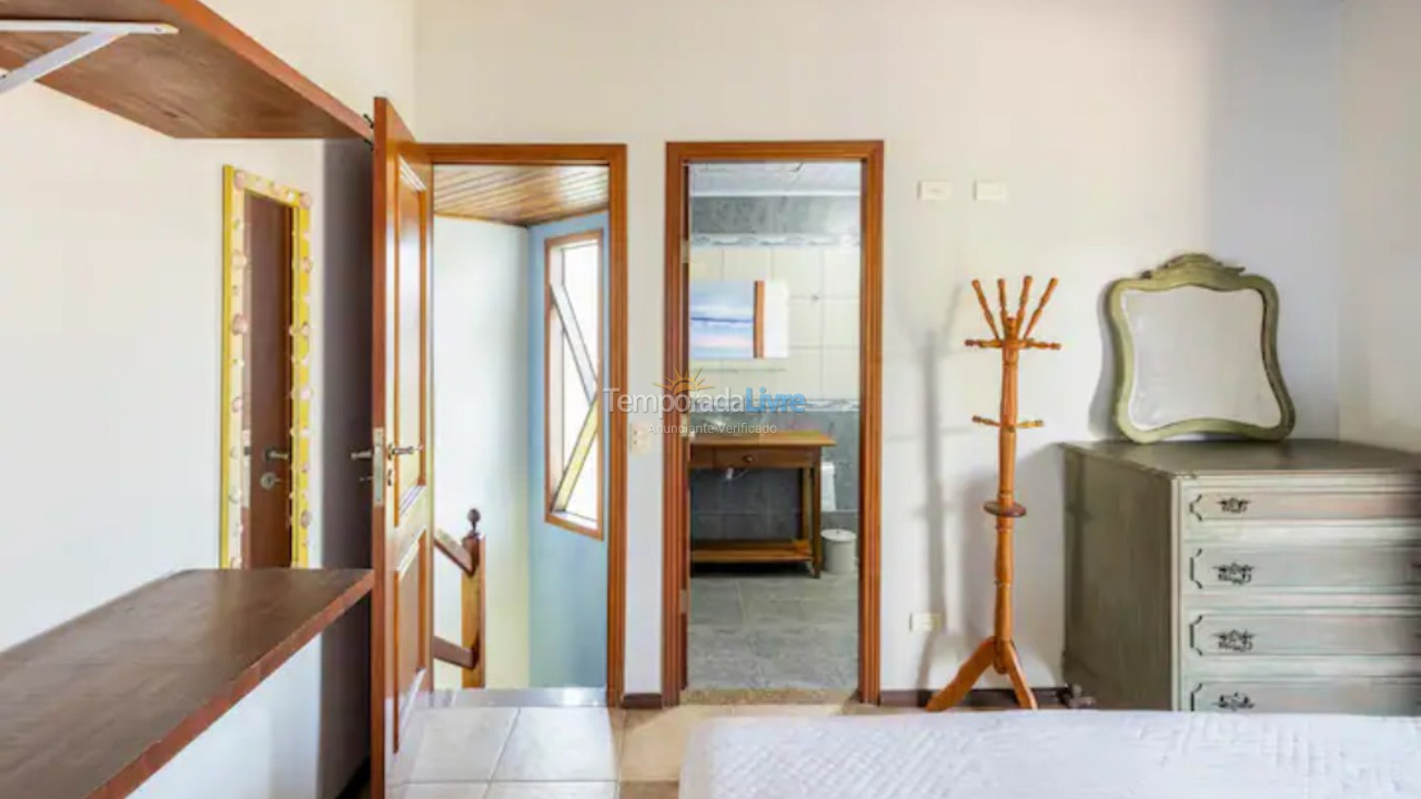 Casa para aluguel de temporada em Ubatuba (Praia de Itamambuca)