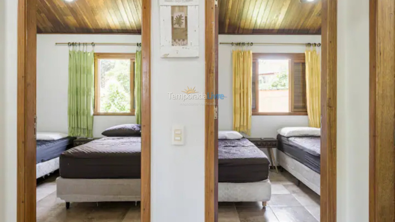 Casa para aluguel de temporada em Ubatuba (Praia de Itamambuca)