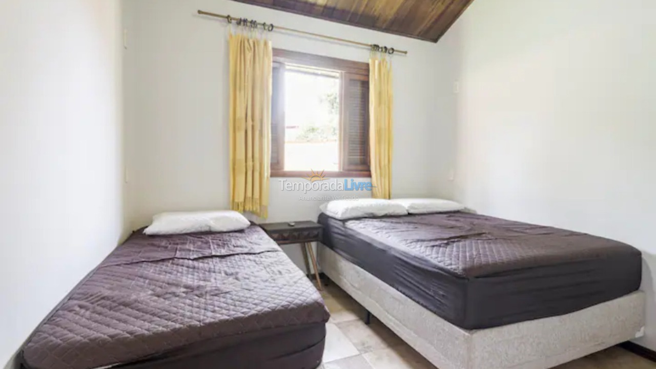 Casa para aluguel de temporada em Ubatuba (Praia de Itamambuca)