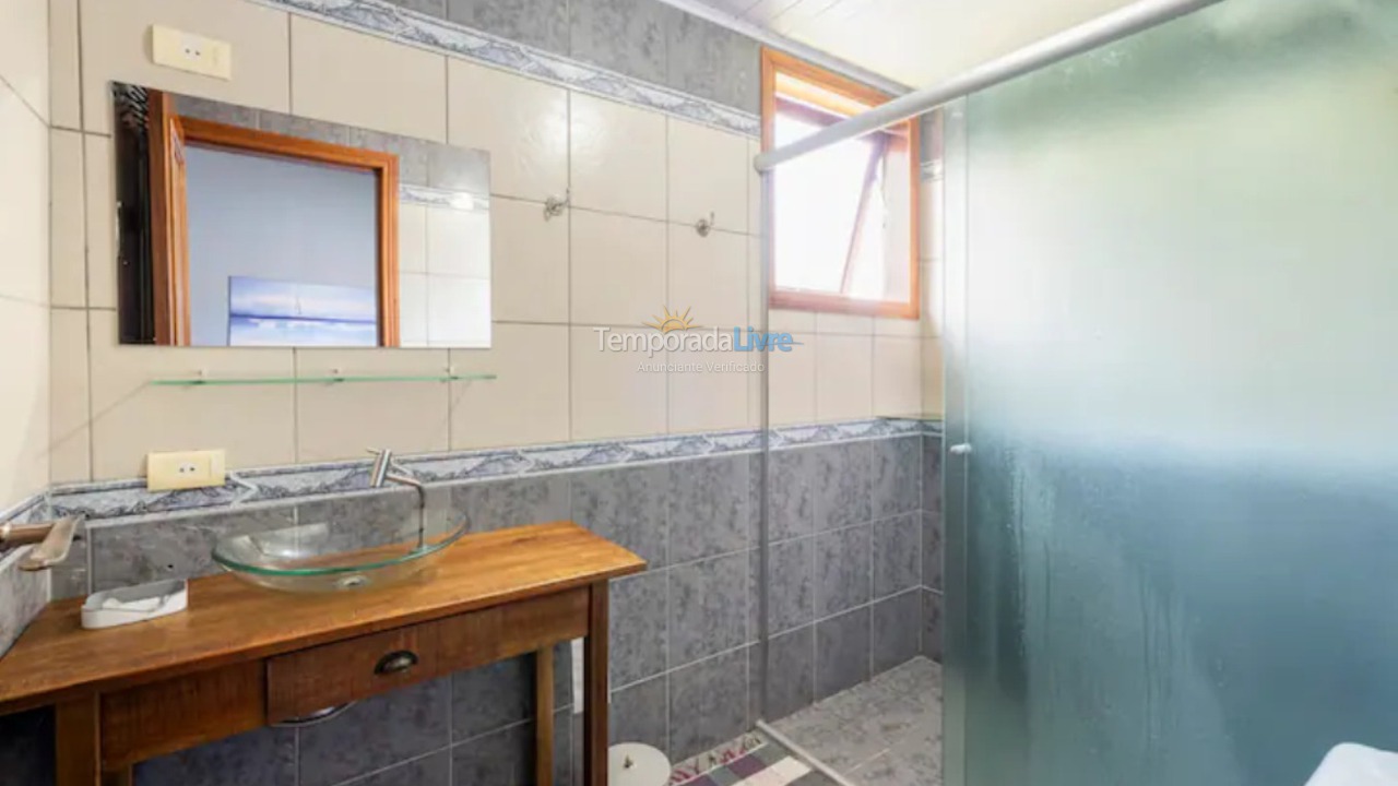 Casa para aluguel de temporada em Ubatuba (Praia de Itamambuca)