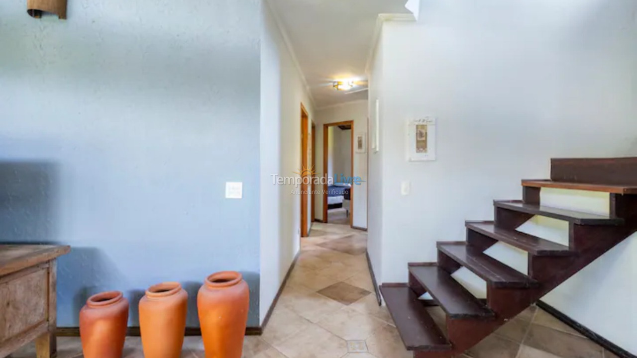 Casa para aluguel de temporada em Ubatuba (Praia de Itamambuca)