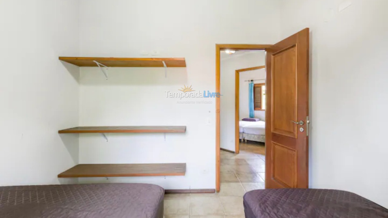 Casa para aluguel de temporada em Ubatuba (Praia de Itamambuca)