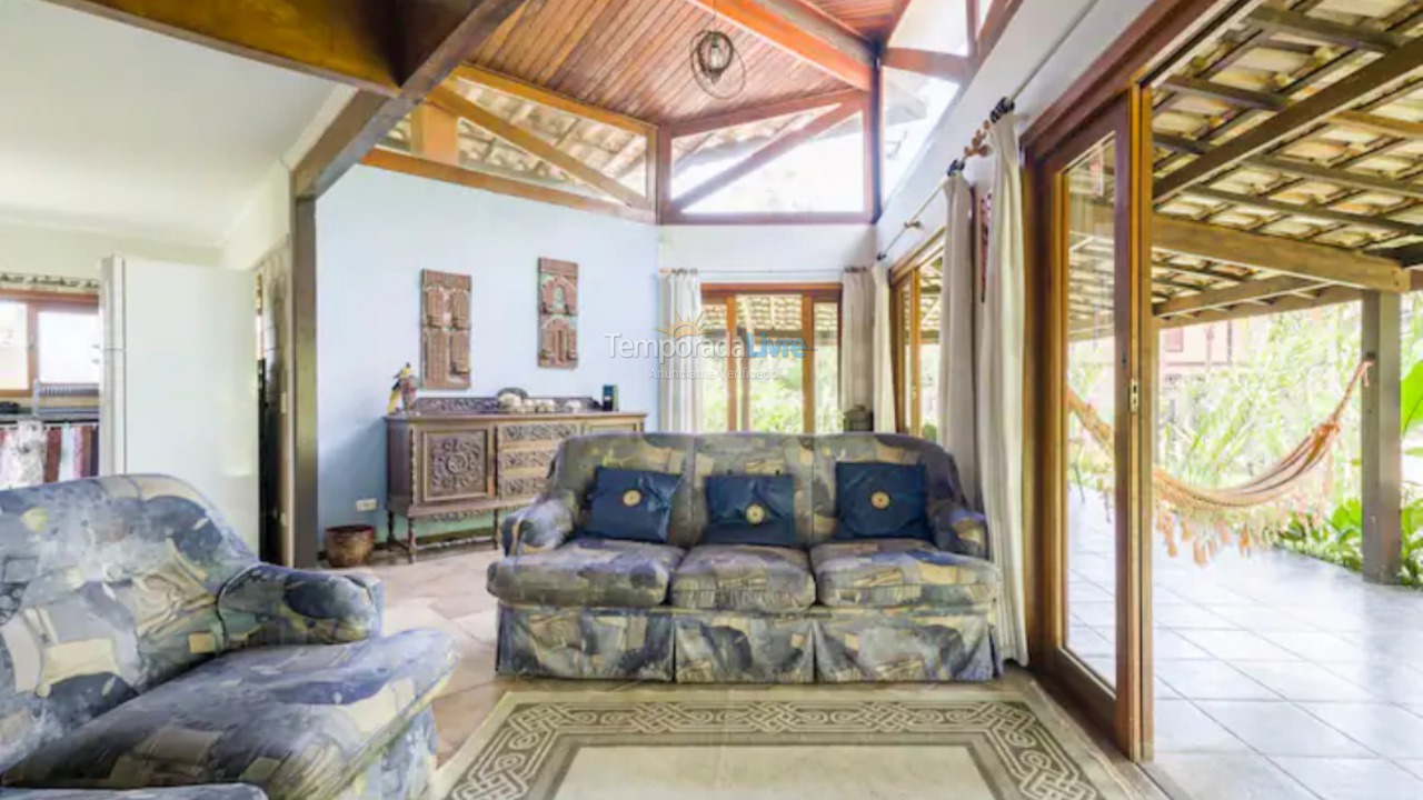 Casa para aluguel de temporada em Ubatuba (Praia de Itamambuca)