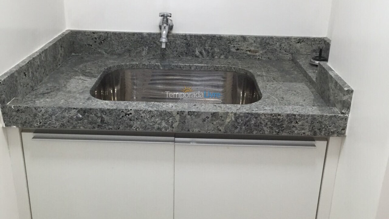 Apartamento para aluguel de temporada em Itapema (Meia Praia)