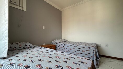 063 - Apartment with side sea view in Bombas