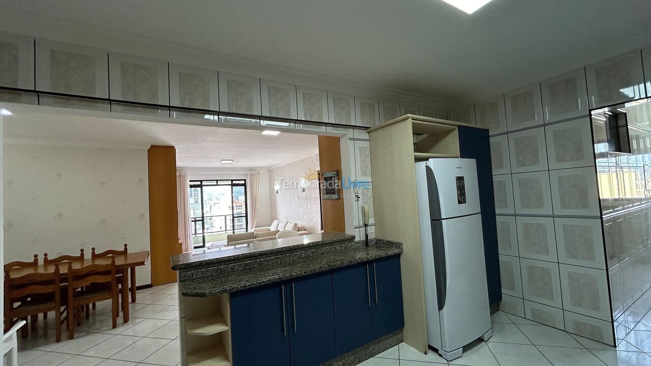 Apartment for vacation rental in Bombinhas (Praia de Bombas)