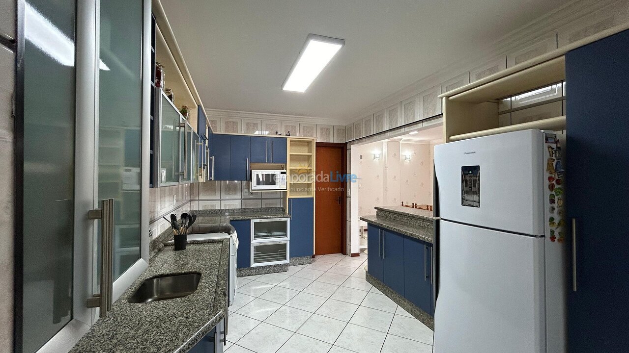 Apartment for vacation rental in Bombinhas (Praia de Bombas)