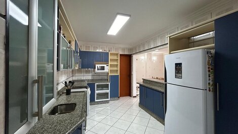 063 - Apartment with side sea view in Bombas