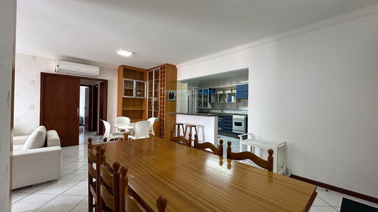 Apartment for vacation rental in Bombinhas (Praia de Bombas)