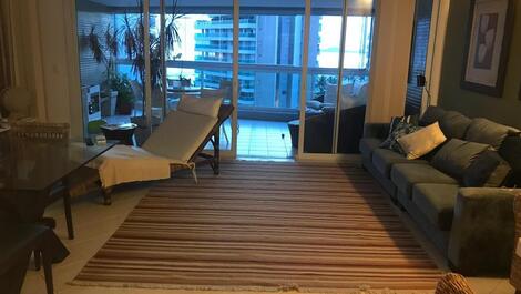 Apartamento 3 dormitórios (2 suítes) em Riviera