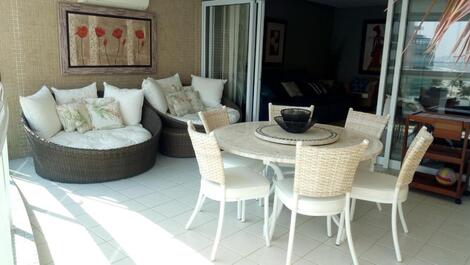 Apartamento 3 dormitórios (2 suítes) em Riviera