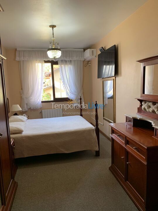 Casa para aluguel de temporada em Gramado (Centro)