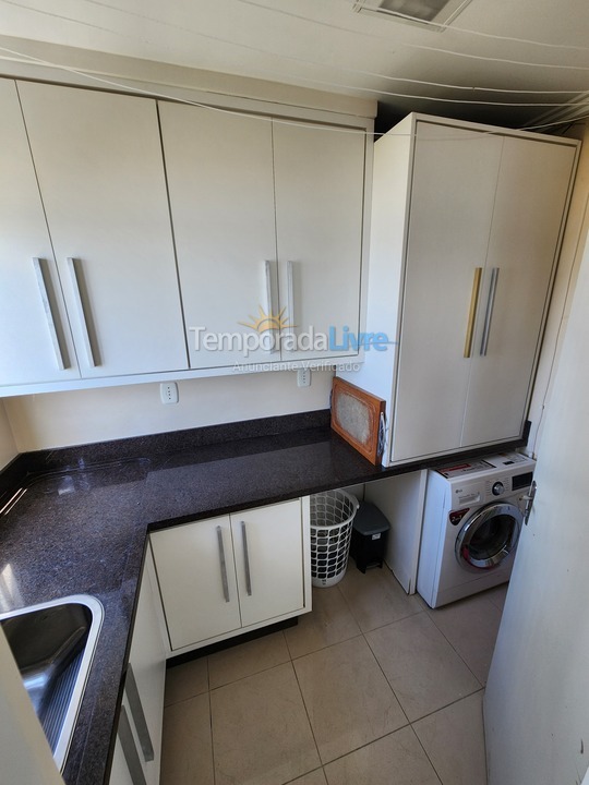 Apartamento para aluguel de temporada em Itapema (Meia Praia)