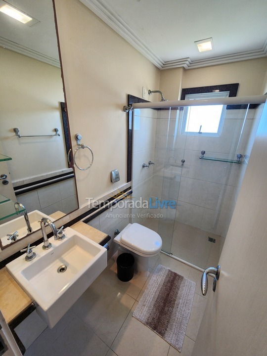 Apartamento para aluguel de temporada em Itapema (Meia Praia)