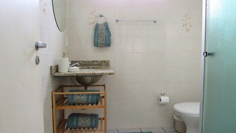 Lindo e confortável apartamento a poucos metros do mar!