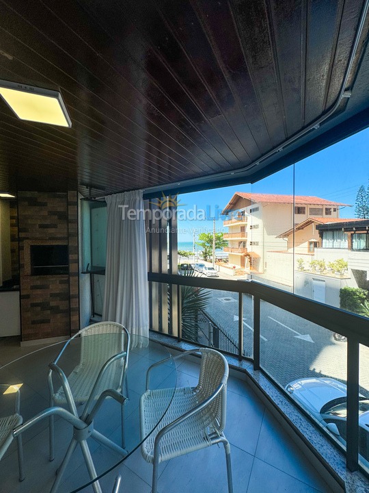 Apartment for vacation rental in Itapema (Meia Praia)