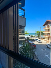 Apartment with 4 bedrooms, 2 of which are suites.