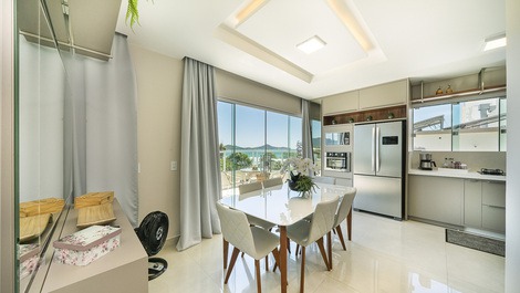 Cobertura duplex com vista para o mar