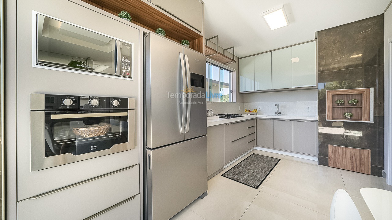 Apartamento para aluguel de temporada em Bombinhas (Canto Grande)