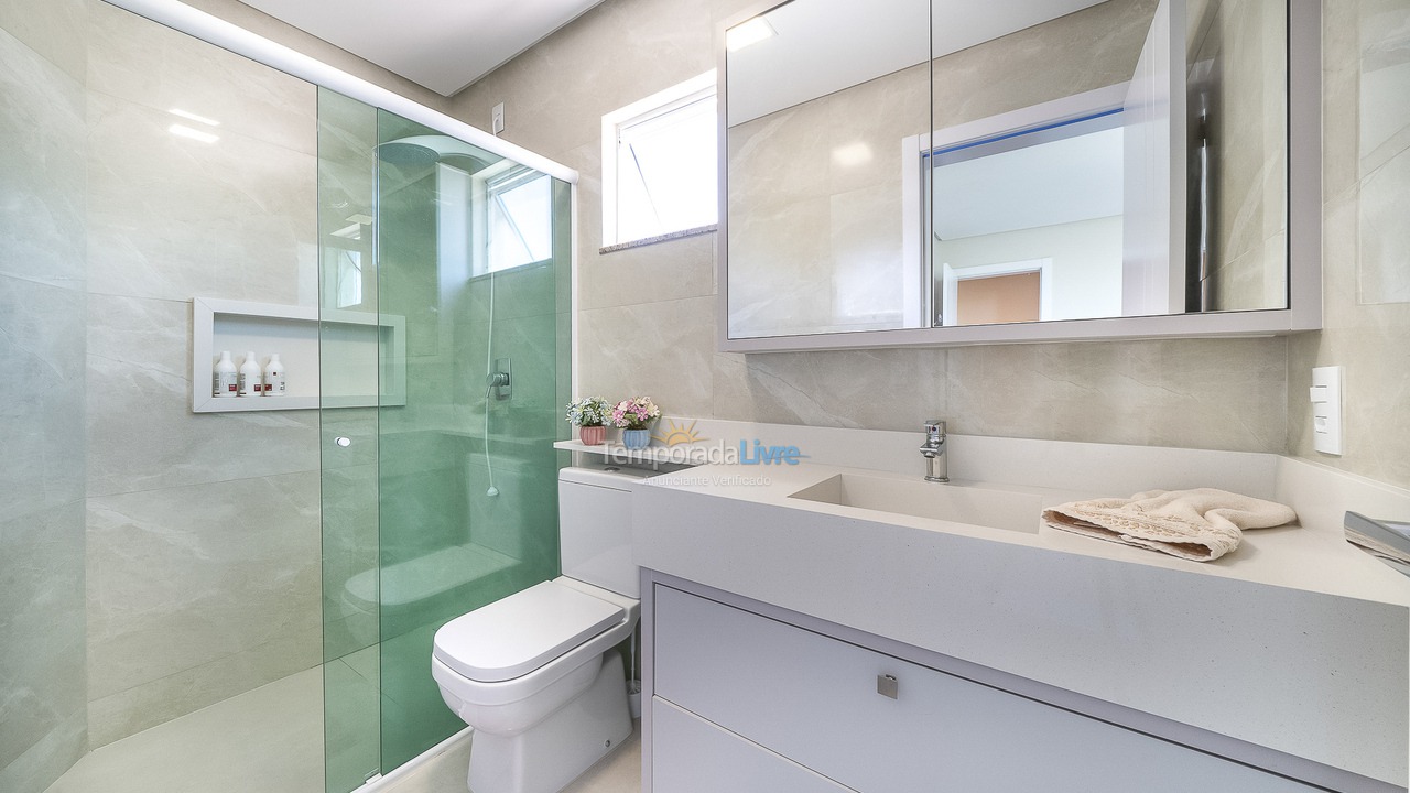 Apartamento para aluguel de temporada em Bombinhas (Canto Grande)