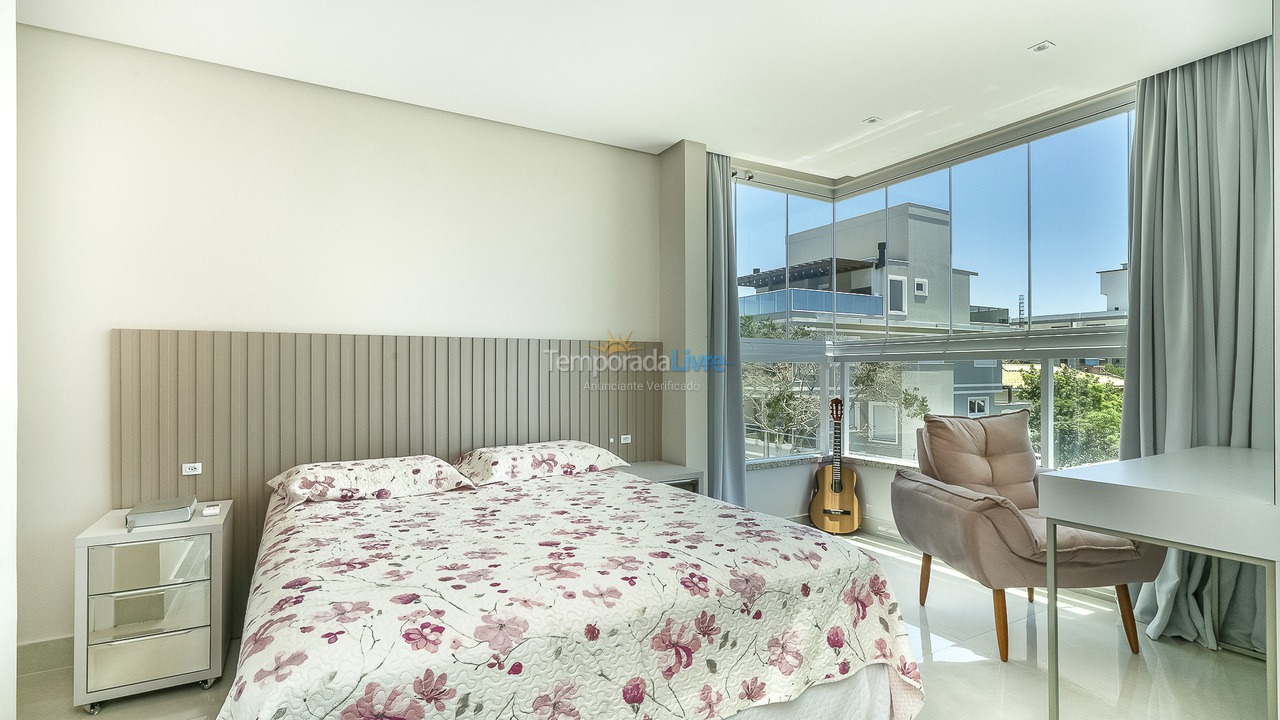 Apartamento para aluguel de temporada em Bombinhas (Canto Grande)