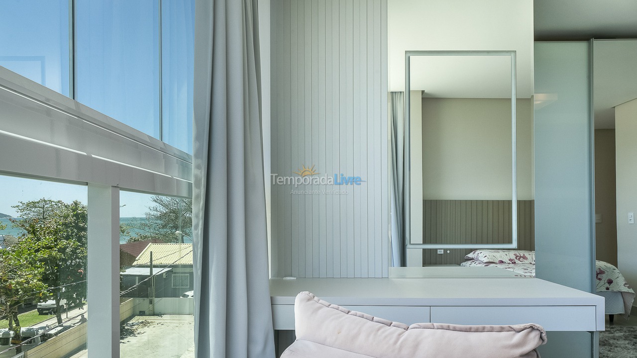 Apartamento para aluguel de temporada em Bombinhas (Canto Grande)