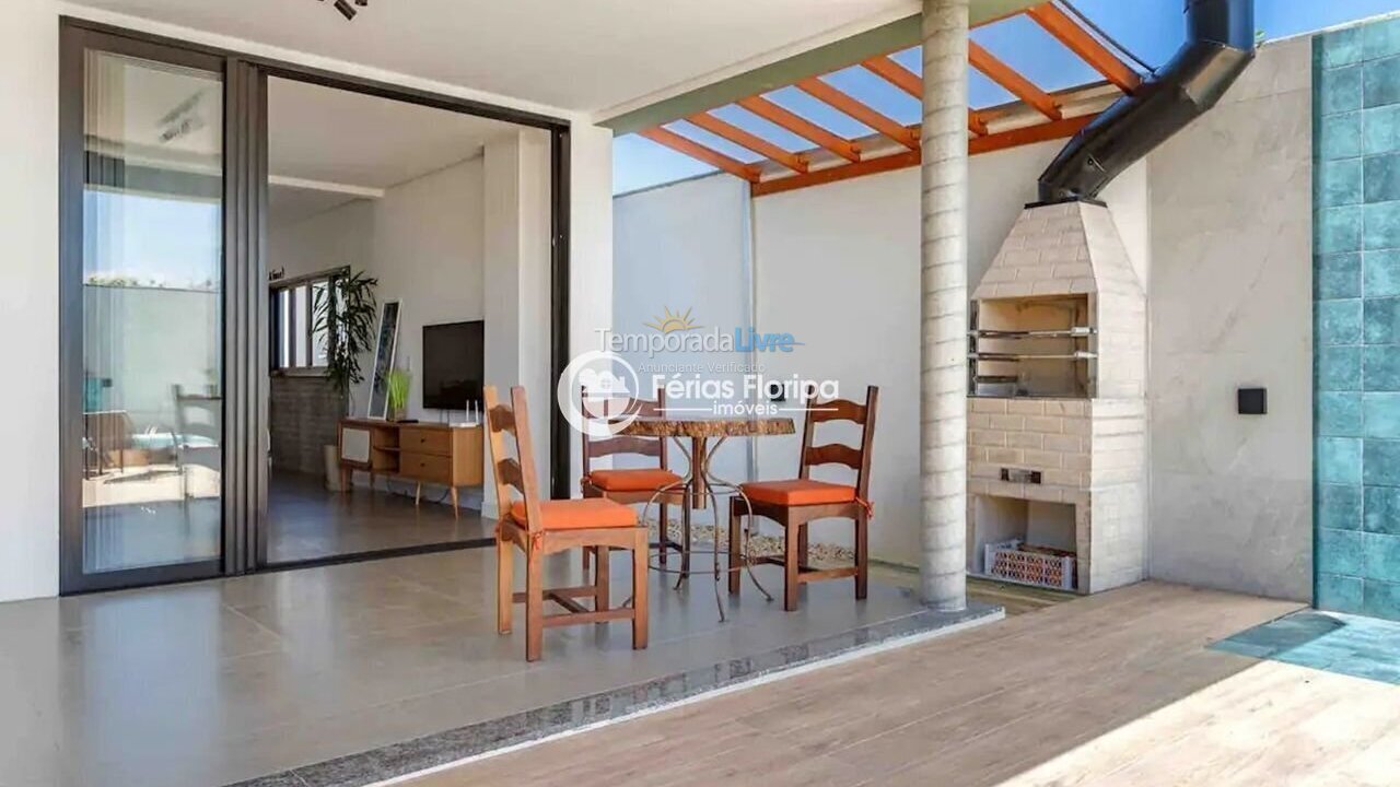 Casa para aluguel de temporada em Florianopolis (Campeche)