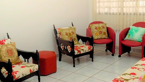 MEU CANTINHO, agradável casa para temporada com conforto