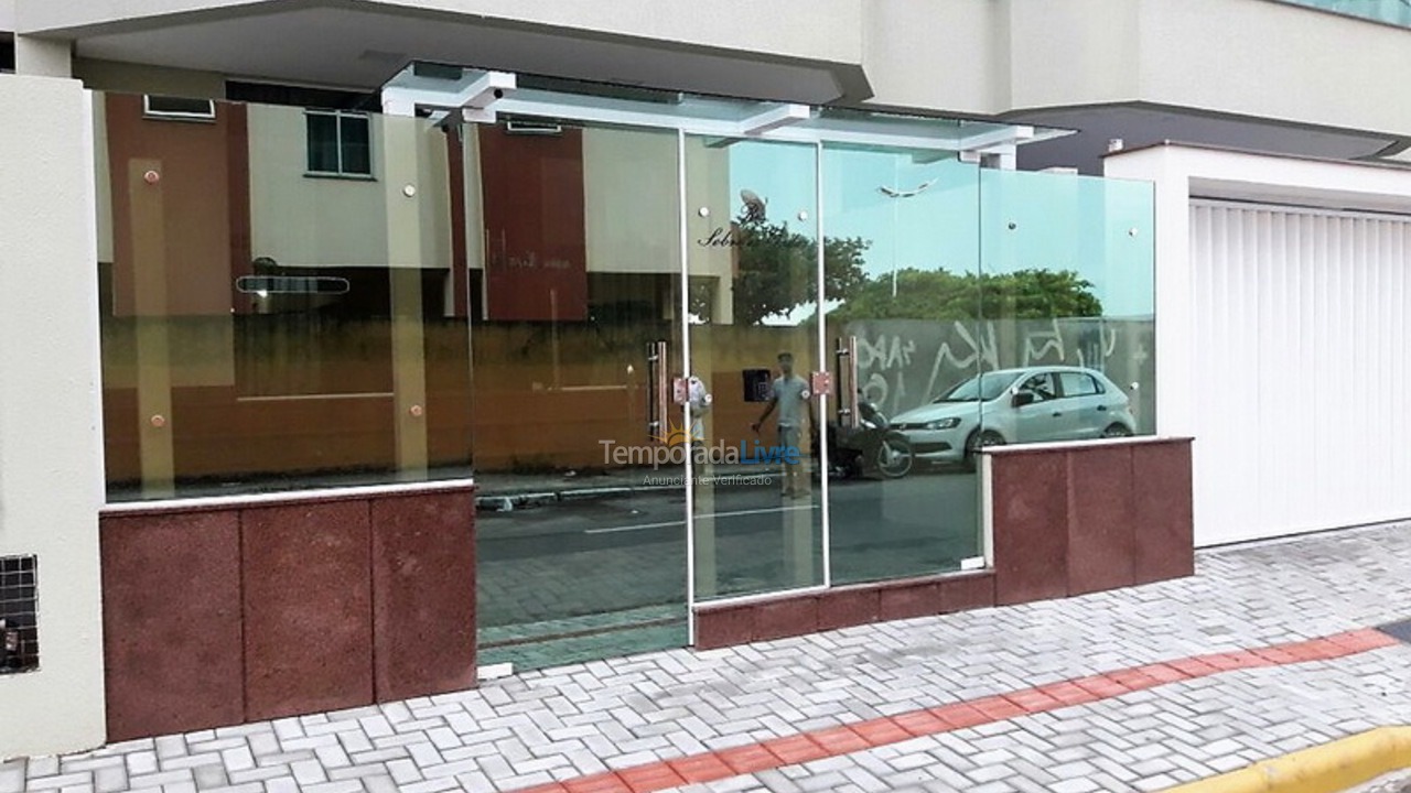 Casa para aluguel de temporada em Itapema (Centro)