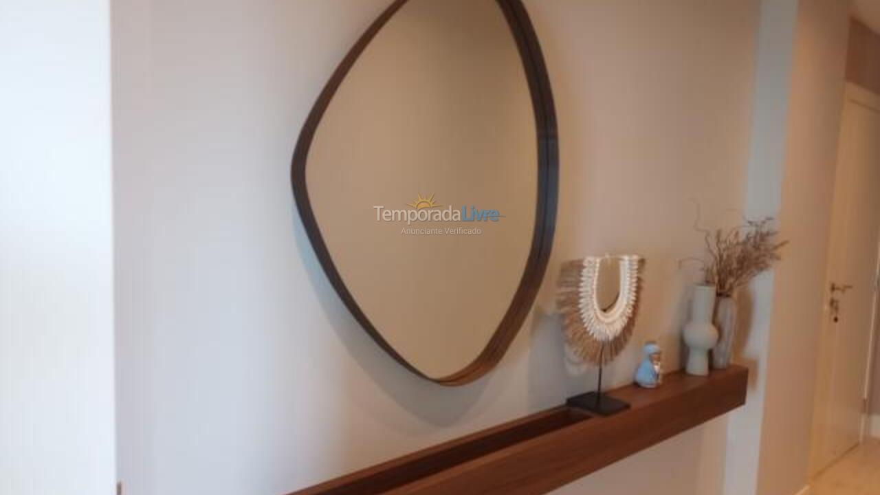 Apartamento para aluguel de temporada em Itapema (Meia Praia)