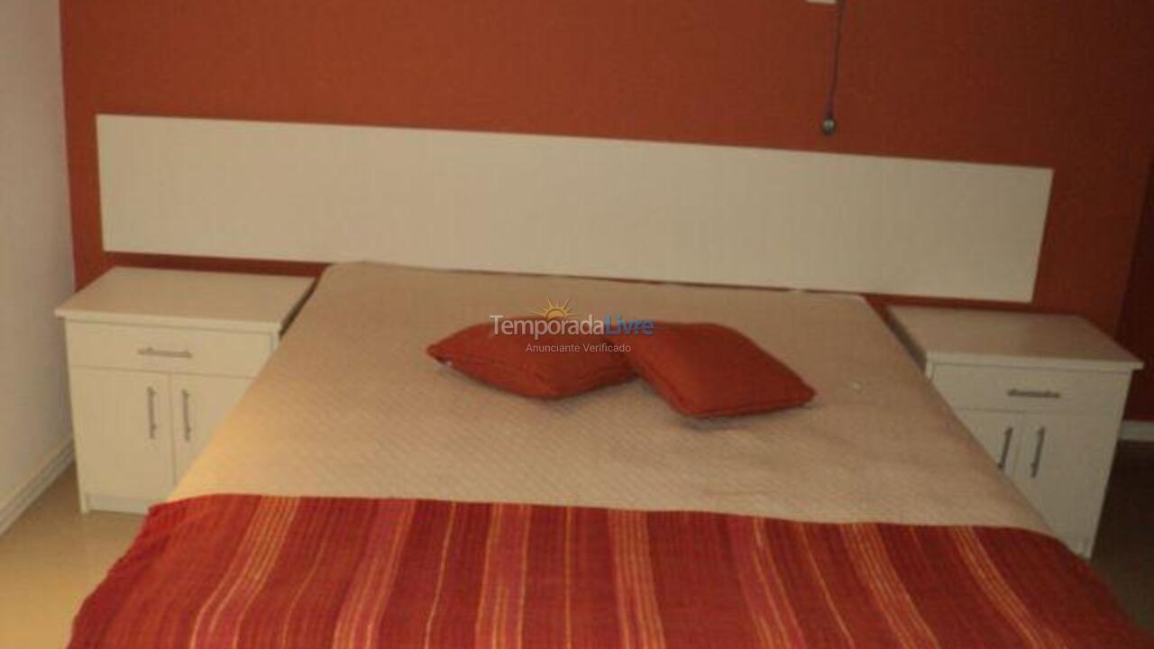 Apartamento para aluguel de temporada em Itapema (Meia Praia)