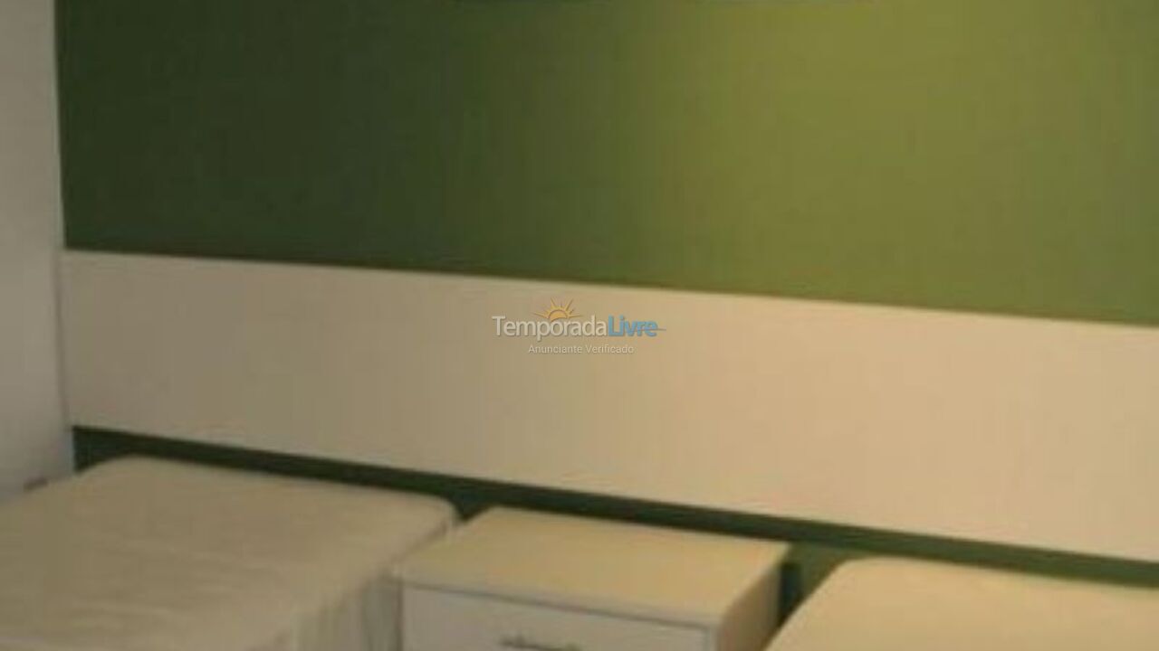 Apartamento para aluguel de temporada em Itapema (Meia Praia)